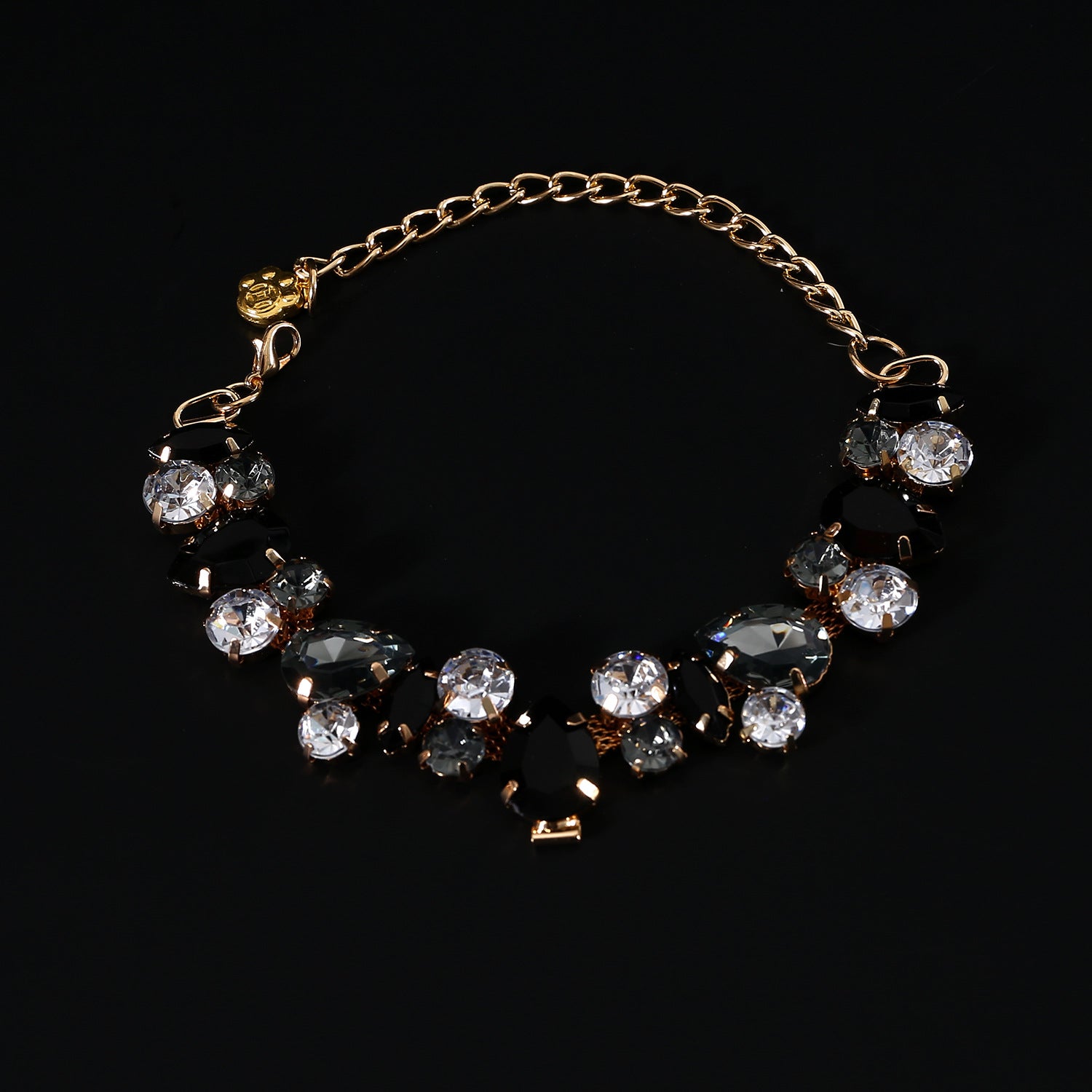 Luxury Crystal Pet Necklace – Rhinestone Dog Jewelry Collar for Small Dogs & Cats